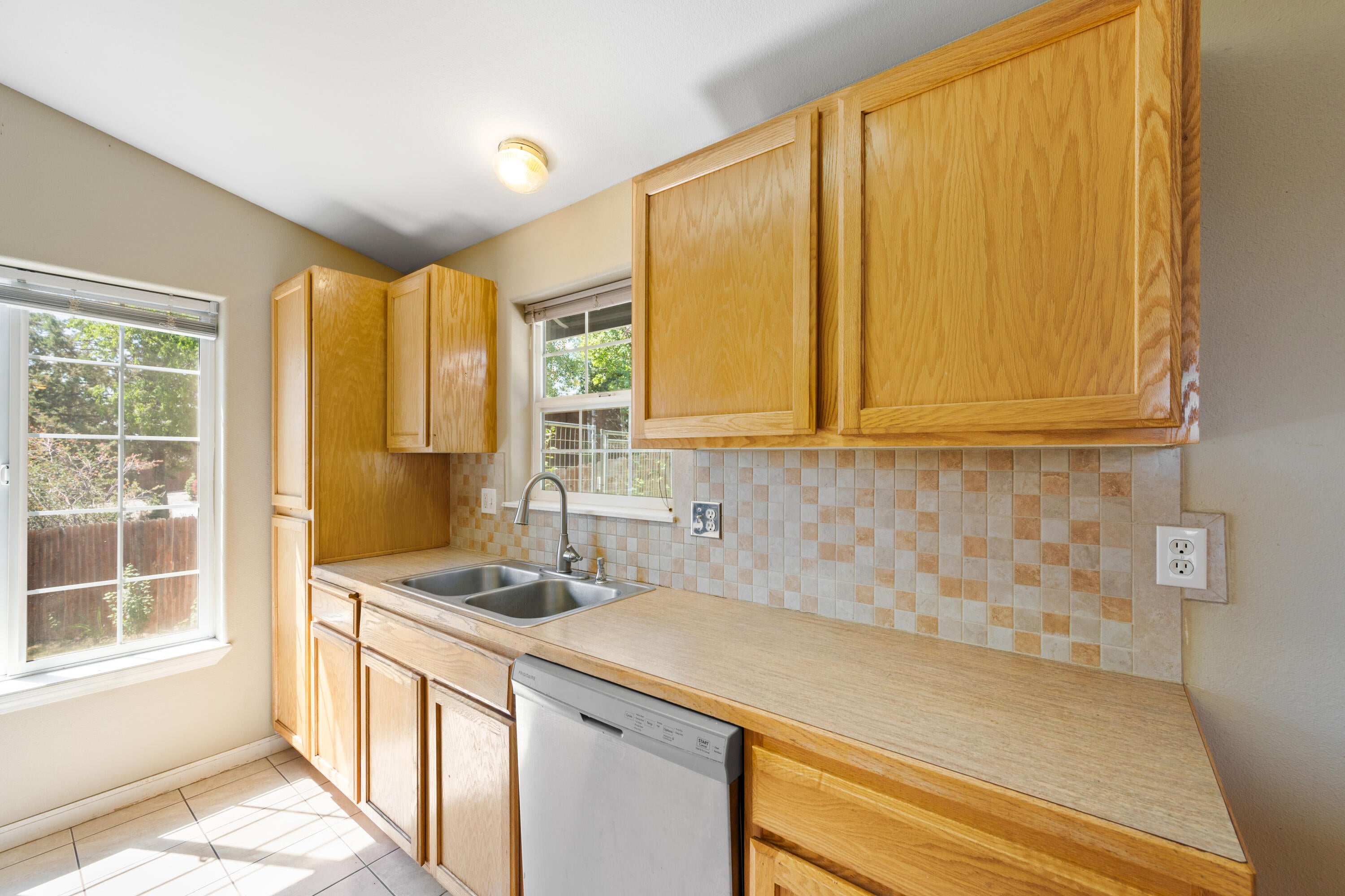 698 Deer Ridge Court Madras, OR 97741 - Photo 12 of 41 698DeerRidgeCt-13