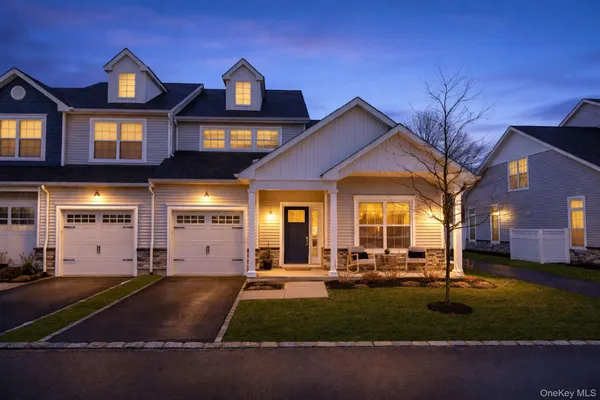 $1,075,000 | 59 Farm Acre Circle, Mount Sinai, NY 11766