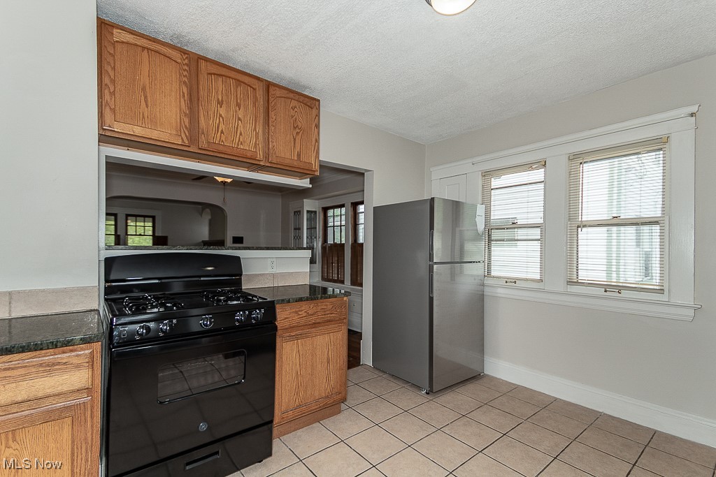 3591 Menlo Road Cleveland, OH 44120 - Photo 14 of 35