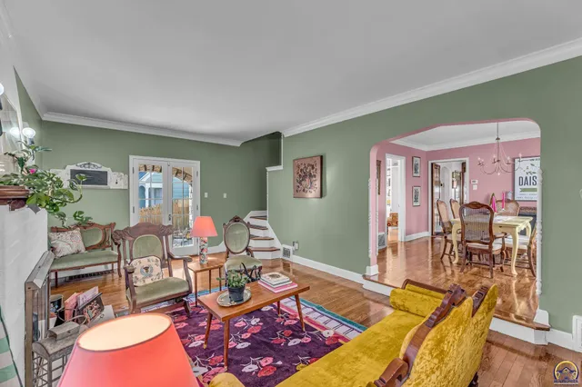 $299,900 | 1347 Southwest Campbell Avenue, Topeka, KS 66604