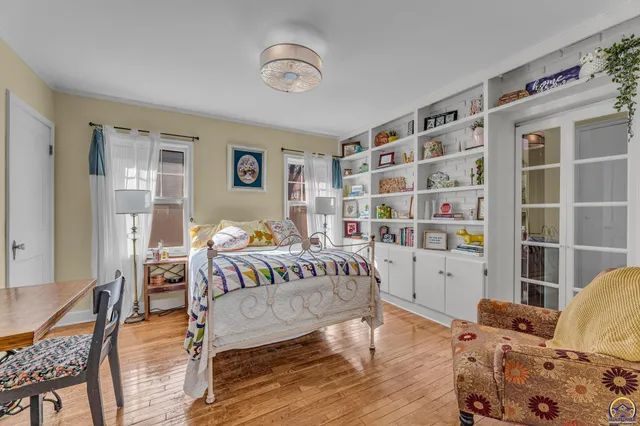 $299,900 | 1347 Southwest Campbell Avenue, Topeka, KS 66604