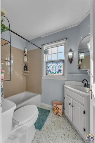 $299,900 | 1347 Southwest Campbell Avenue, Topeka, KS 66604