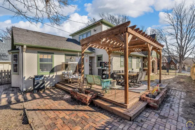 $299,900 | 1347 Southwest Campbell Avenue, Topeka, KS 66604