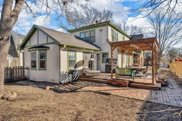 $299,900 | 1347 Southwest Campbell Avenue, Topeka, KS 66604