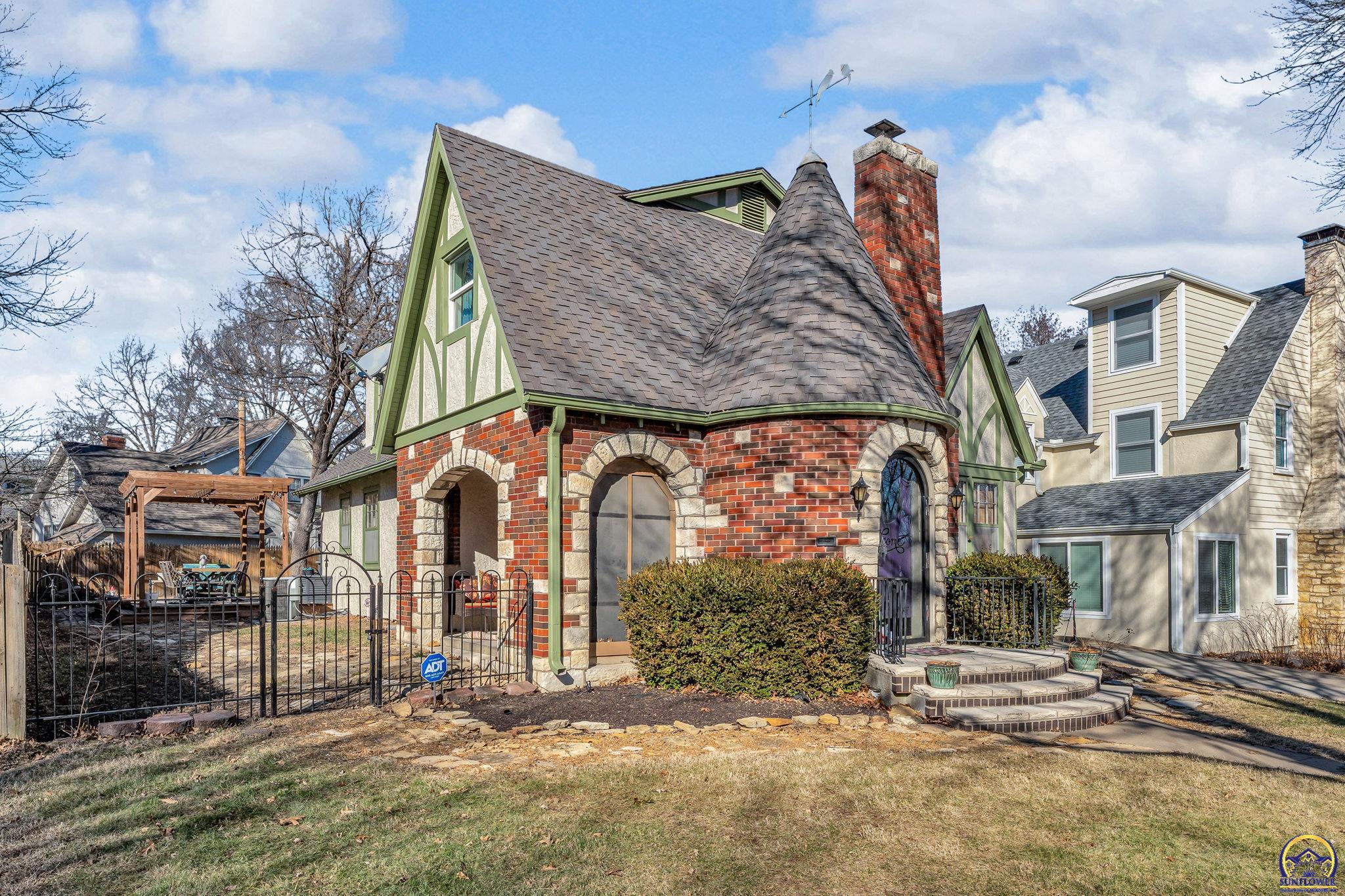 1347 Southwest Campbell Avenue Topeka, KS 66604 - Photo 5 of 41