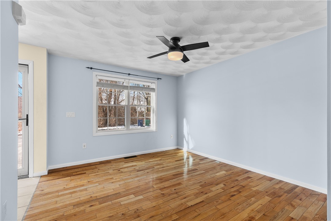 835 Sandy Lane, Unit 9 Warwick, RI 02889 - Photo 9 of 40