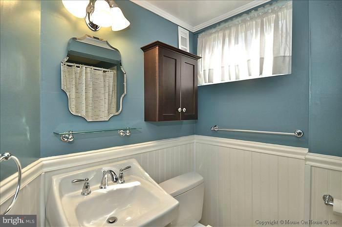 10003 Kinross Avenue Silver Spring, MD 20901 - Photo 16 of 26 Bath