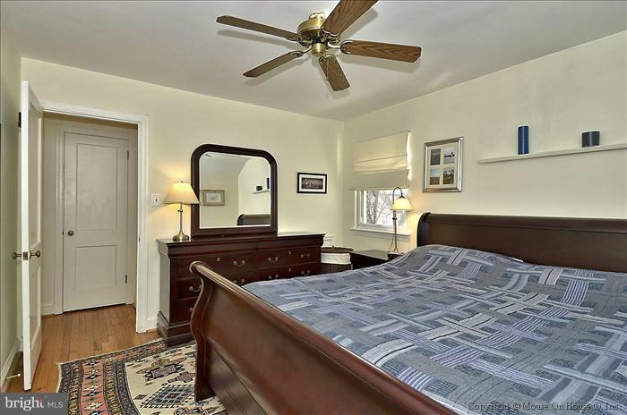 10003 Kinross Avenue Silver Spring, MD 20901 - Photo 21 of 26 Bedroom (Master)