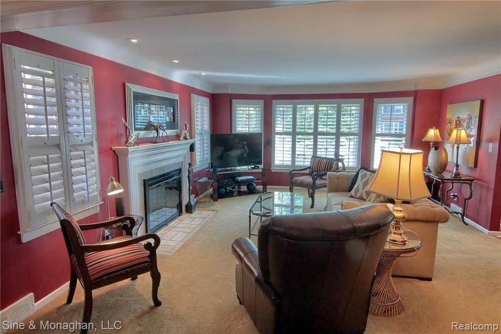 1921 Littlestone Road Grosse Pointe Woods, MI 48236 - Photo 4 of 29
