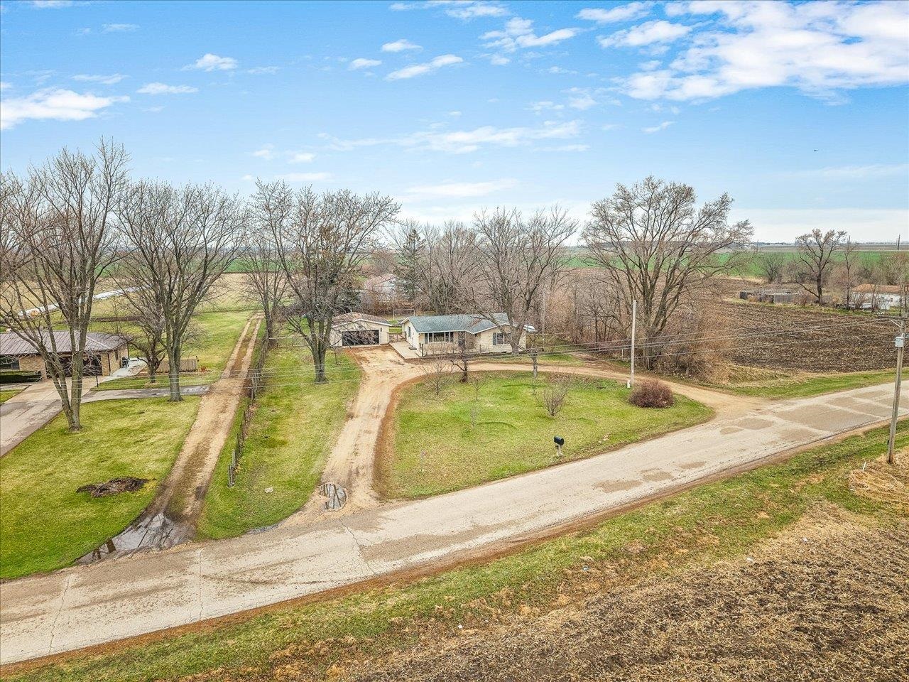 7114 South Patrick Road Beloit, WI 53511 - Photo 2 of 46