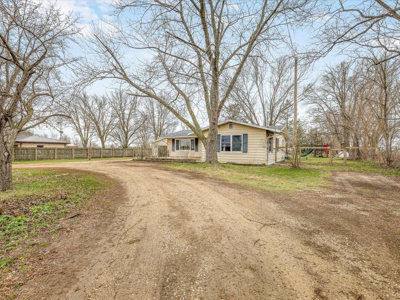 7114 South Patrick Road Beloit, WI 53511 - Photo 4 of 46