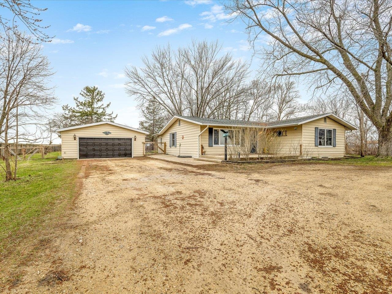 7114 South Patrick Road Beloit, WI 53511 - Photo 5 of 46