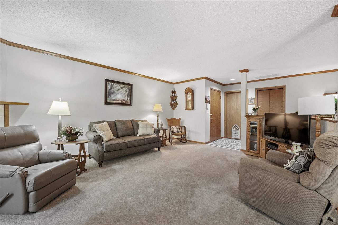 705 East Post Road Southeast, Unit 1 Cedar Rapids, IA 52403 - Photo 7 of 40 Gallery Image 7
