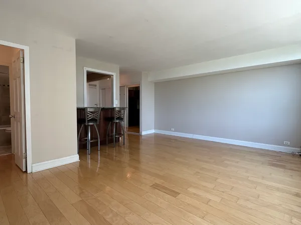 $1,800 | 3600 North Lake Shore Drive, Unit 1504, Chicago, IL 60613