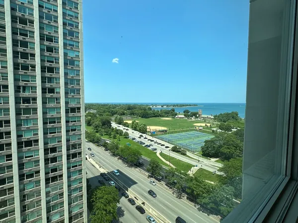 $1,800 | 3600 North Lake Shore Drive, Unit 1504, Chicago, IL 60613