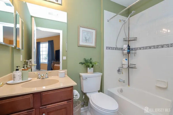 $1,575,000 | 9 Stonegate Drive, Monroe Township, NJ 08831