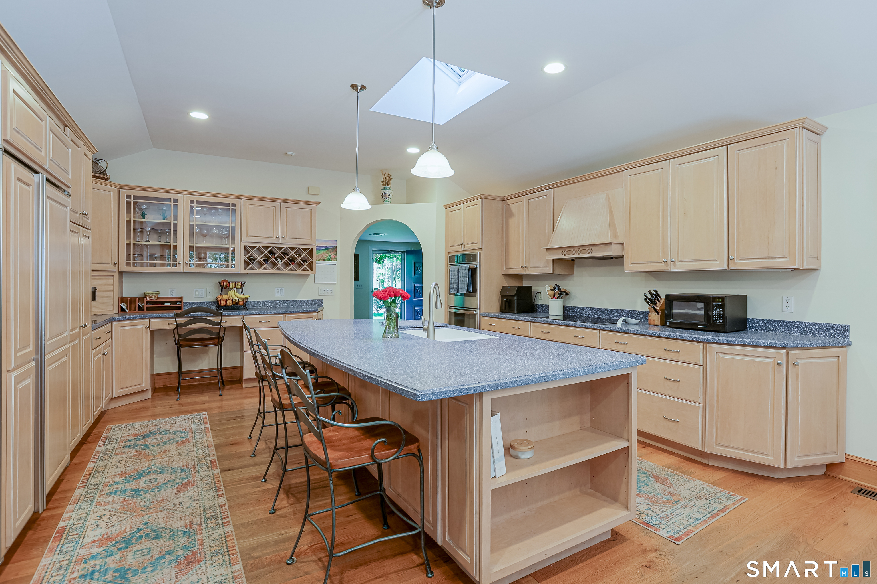 21 Geneva Road Norwalk, CT 06850 - Photo 10 of 36