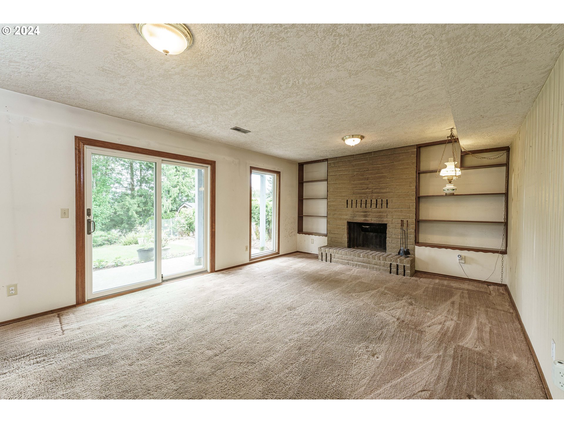 515 Southwest 7th Street Gresham, OR 97080 - Photo 25 of 35 Family Room