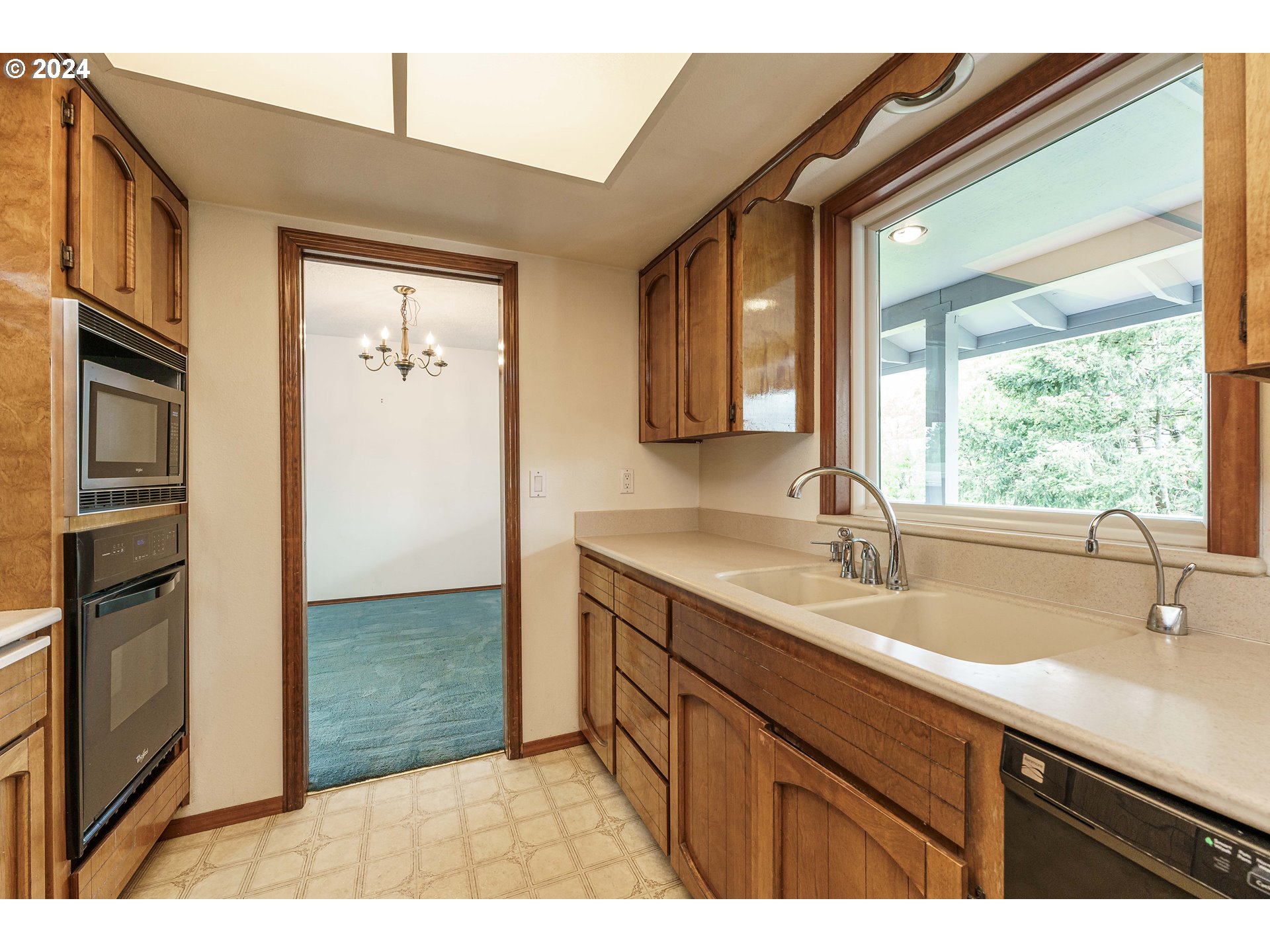 515 Southwest 7th Street Gresham, OR 97080 - Photo 8 of 35 Kitchen