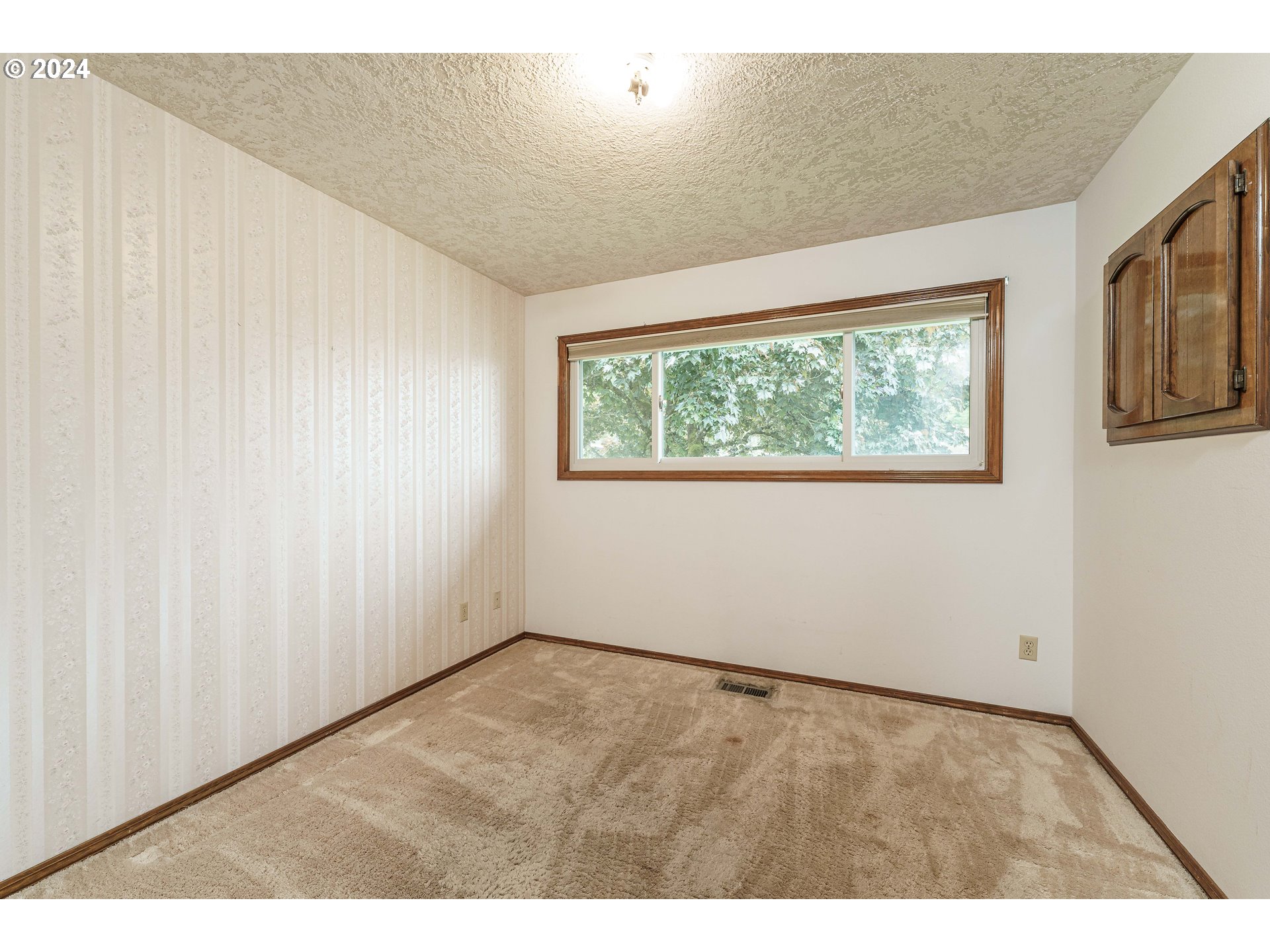 515 Southwest 7th Street Gresham, OR 97080 - Photo 10 of 35 Bedroom