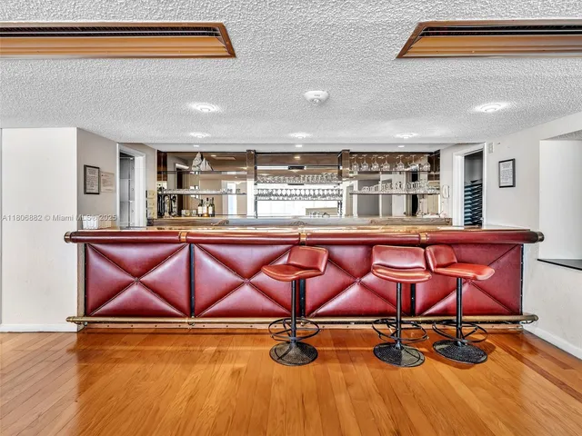 $829,000 | 6423 Collins Avenue, Unit 409, Miami Beach, FL 33141