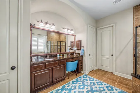 $900,000 | 83 Wyndehaven Lakes Drive, Katy, TX 77494