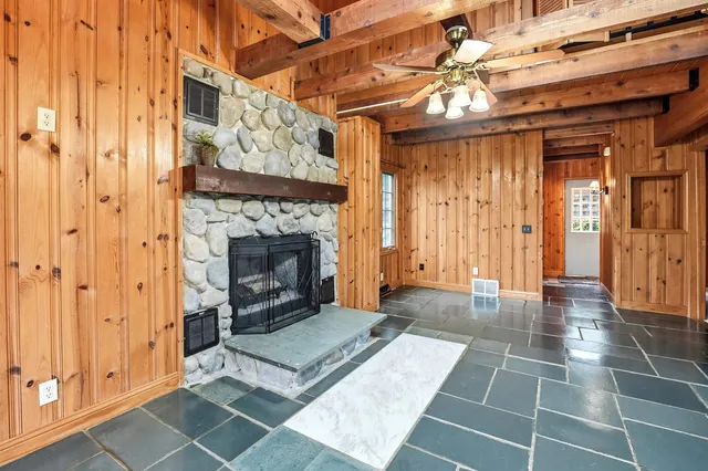 $460,000 | N4535 West Shore Place Road, Cambridge, WI 53523