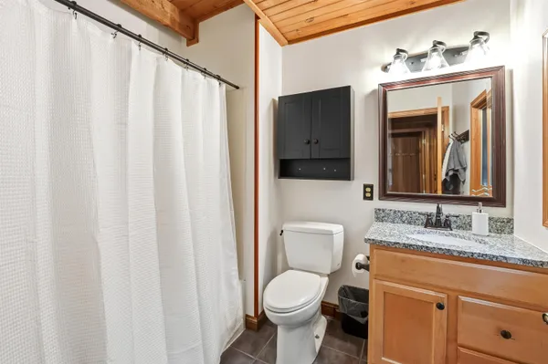 $460,000 | N4535 West Shore Place Road, Cambridge, WI 53523