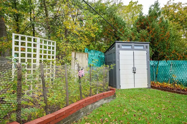 $460,000 | N4535 West Shore Place Road, Cambridge, WI 53523