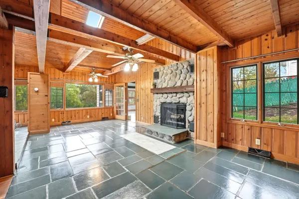 $460,000 | N4535 West Shore Place Road, Cambridge, WI 53523