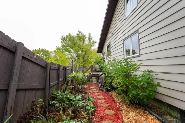 $460,000 | N4535 West Shore Place Road, Cambridge, WI 53523