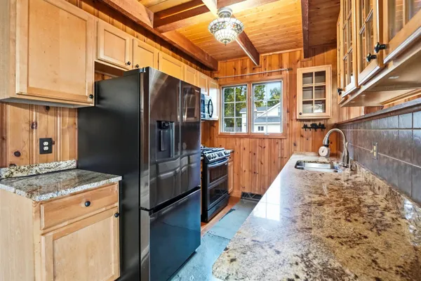 $460,000 | N4535 West Shore Place Road, Cambridge, WI 53523