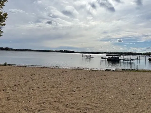 $460,000 | N4535 West Shore Place Road, Cambridge, WI 53523