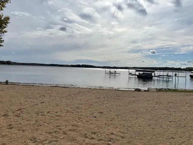 $460,000 | N4535 West Shore Place Road, Cambridge, WI 53523