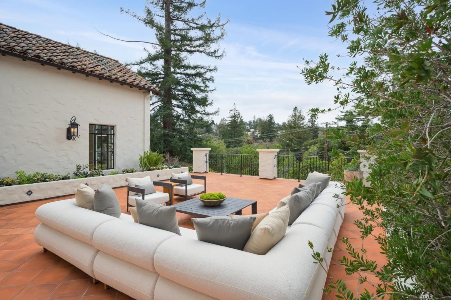 414 Edgewood Road San Mateo, CA 94402 - Photo 12 of 112