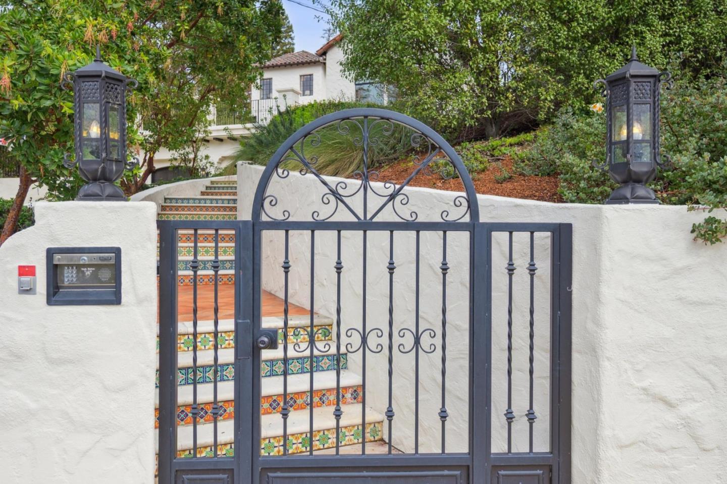 414 Edgewood Road San Mateo, CA 94402 - Photo 4 of 112