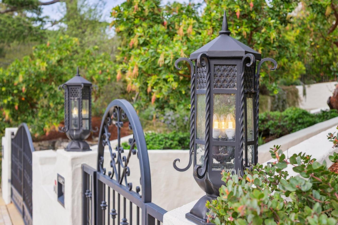 414 Edgewood Road San Mateo, CA 94402 - Photo 5 of 112