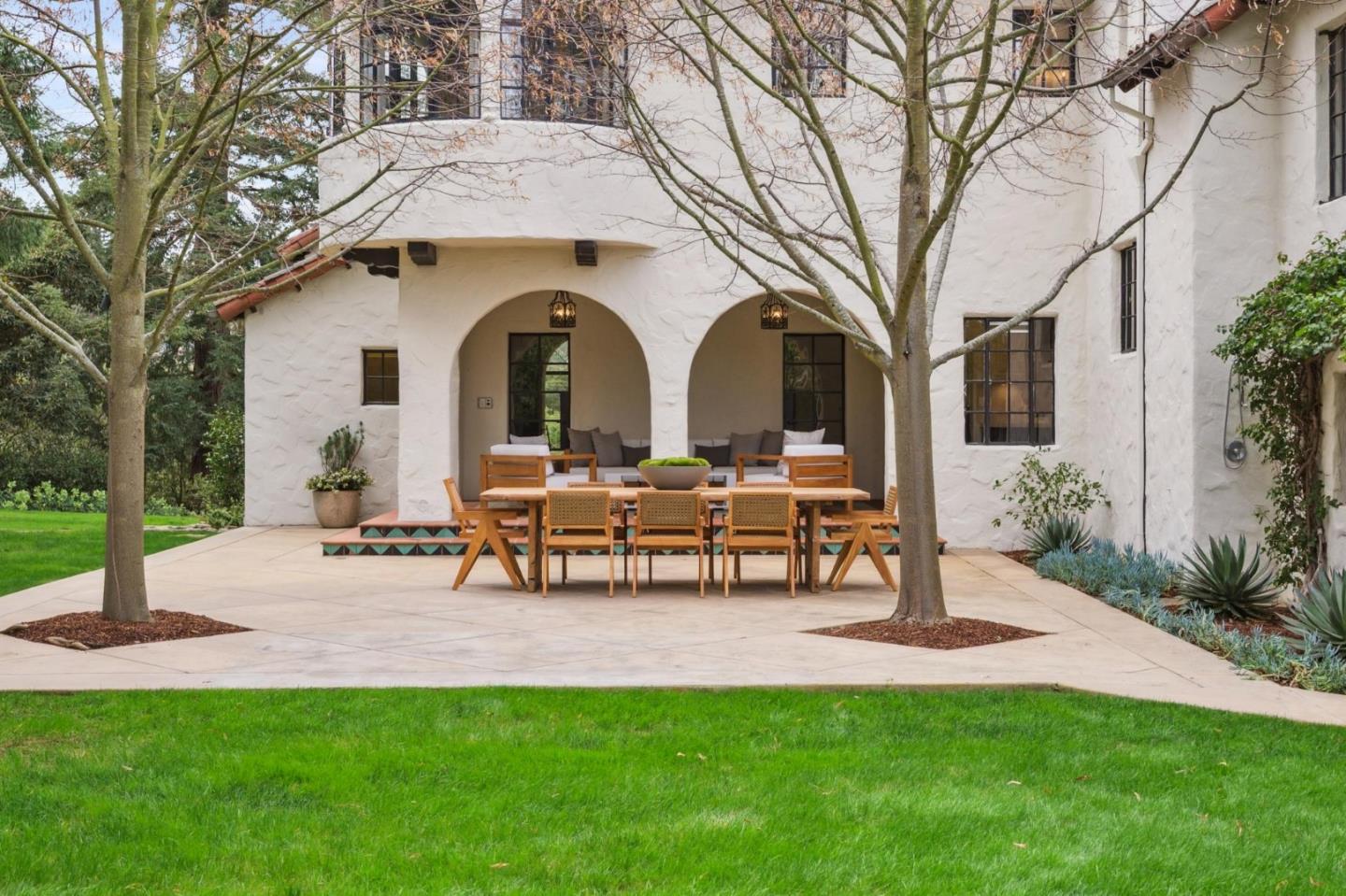 414 Edgewood Road San Mateo, CA 94402 - Photo 75 of 112 a view of a house with patio and a yard
