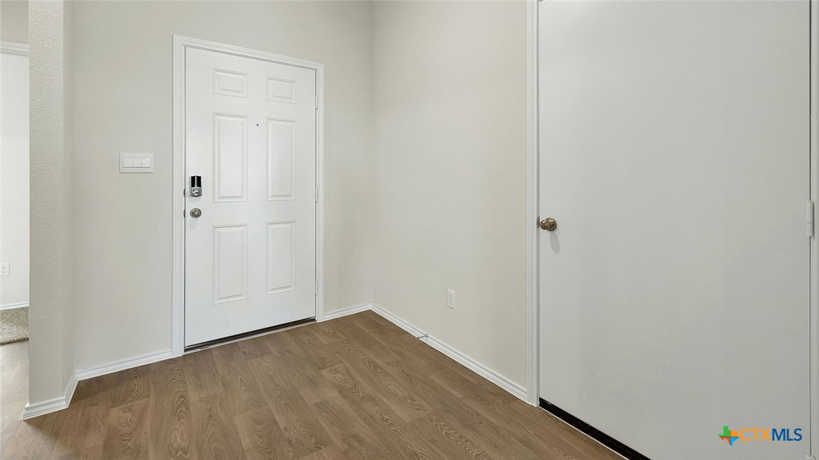 521 Hodges Street Lockhart, TX 78644 - Photo 5 of 40 a view of small space