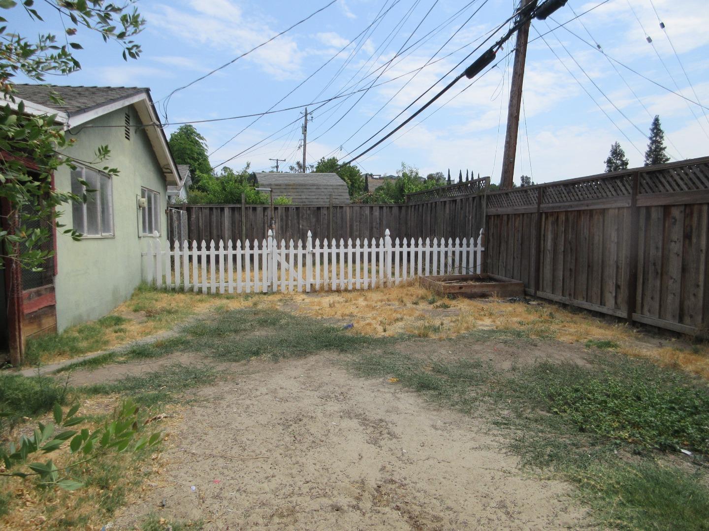 696 Coyote Road San Jose, CA 95111 - Photo 16 of 18 a view of back yard