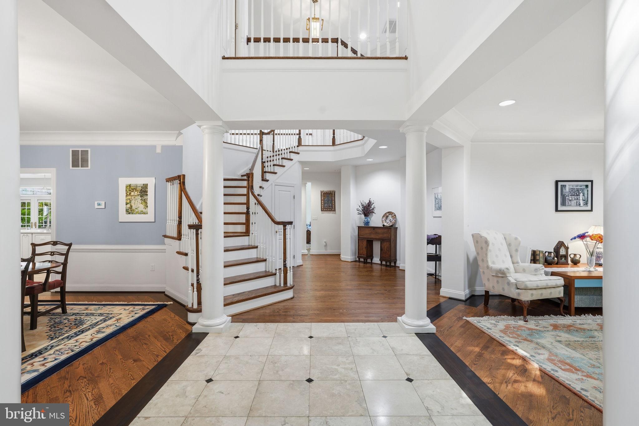 11640 Piney Spring Lane Potomac, MD 20854 - Photo 3 of 38 Grand Foyer