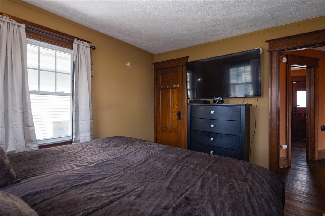 400 Electric Avenue Rochester, NY 14613 - Photo 14 of 33
