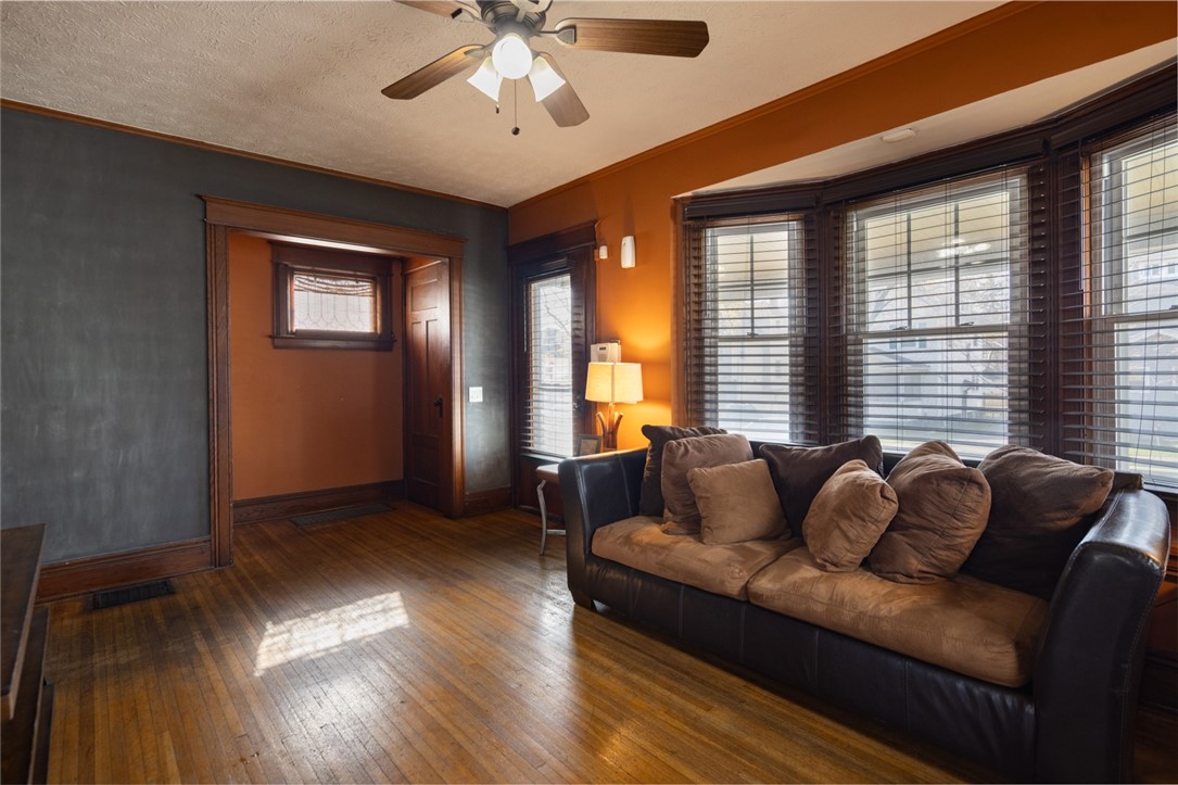 400 Electric Avenue Rochester, NY 14613 - Photo 4 of 33