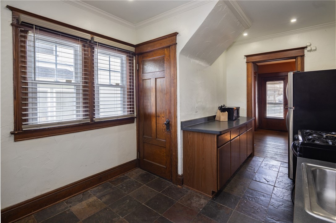 400 Electric Avenue Rochester, NY 14613 - Photo 10 of 33