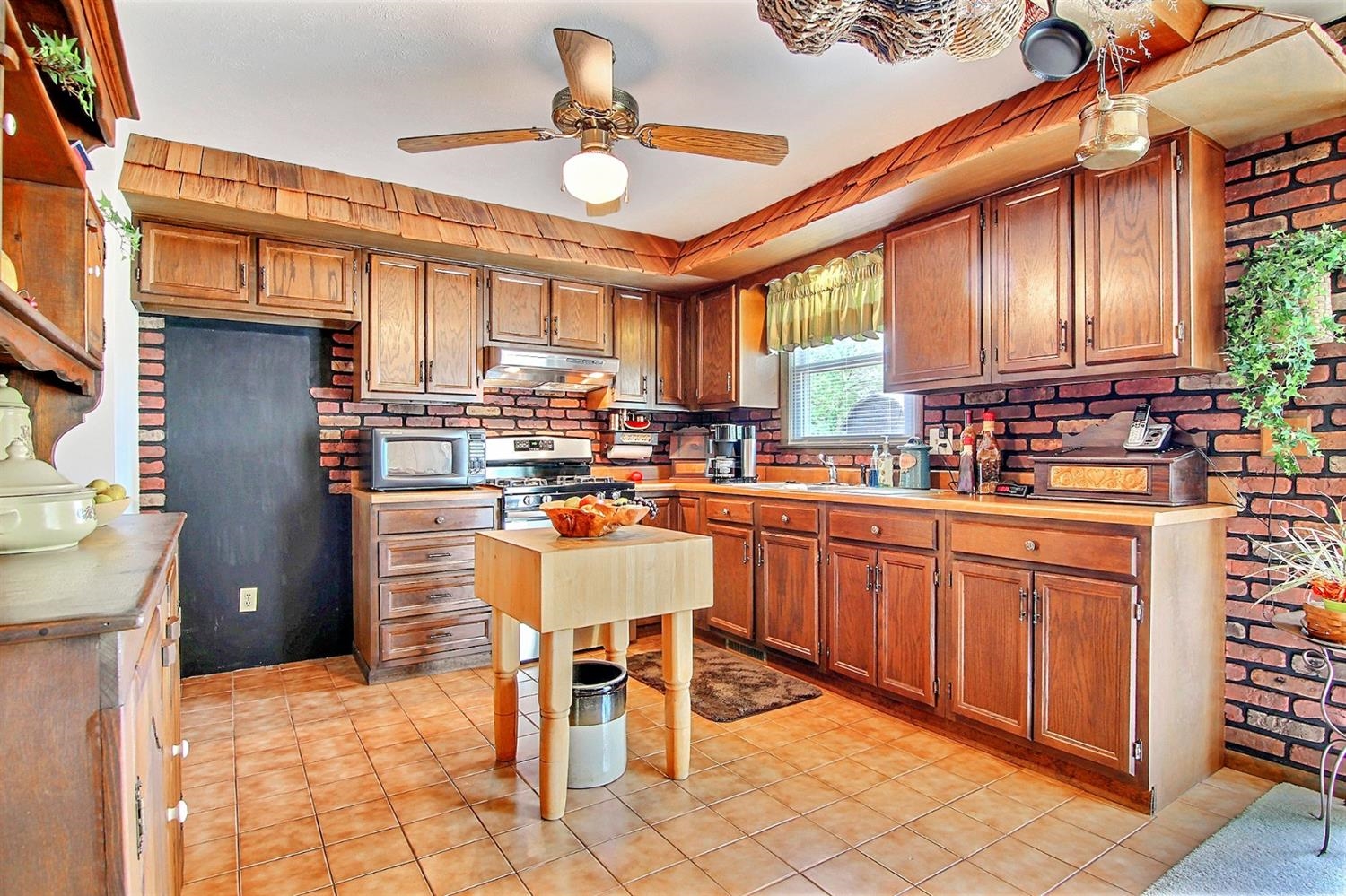 4673 East 1010th Street North Demotte, IN 46310 - Photo 7 of 10 1500x999