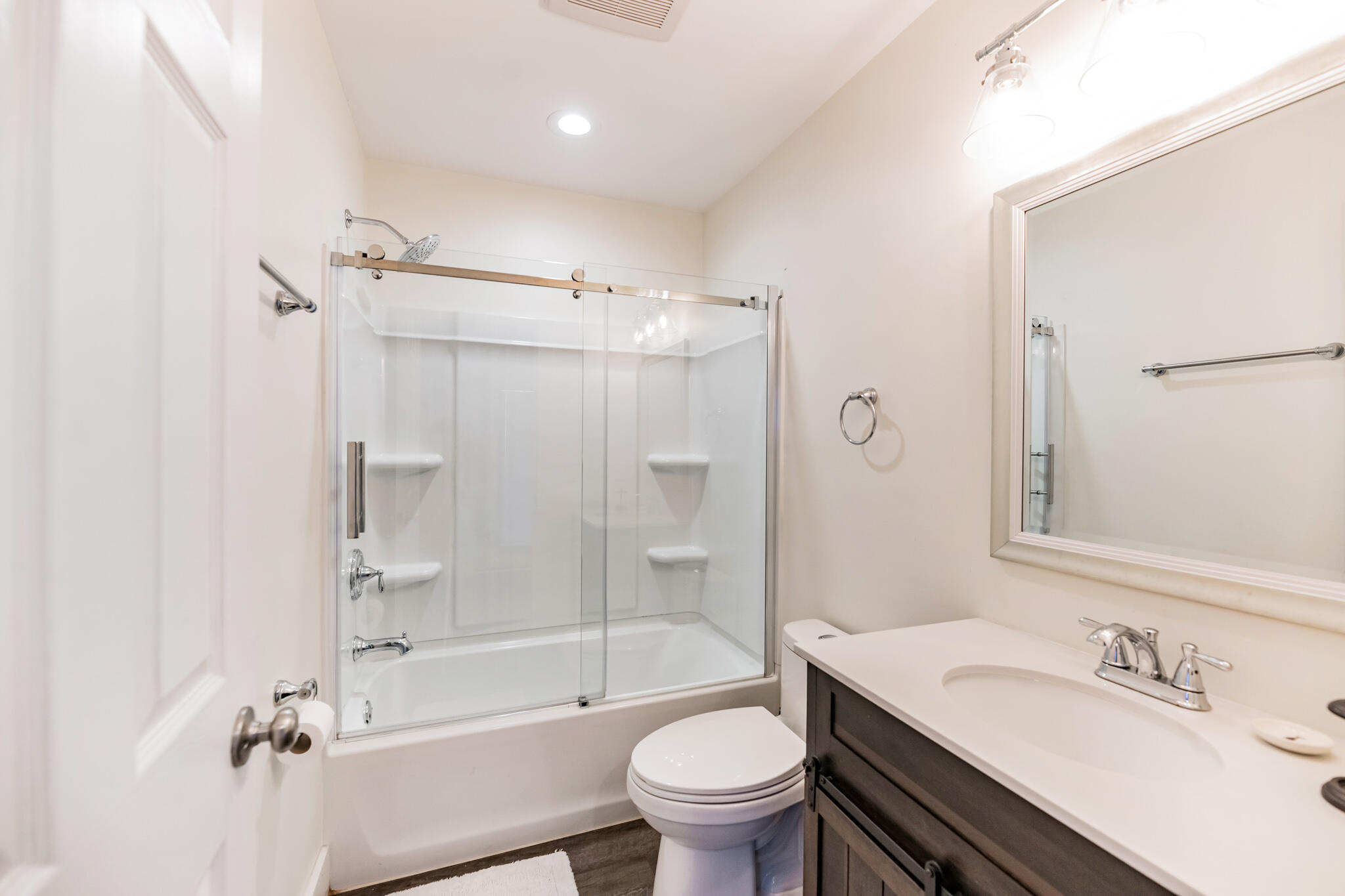 1142 Ocean View Road Charleston, SC 29412 - Photo 23 of 25 Guest Bath