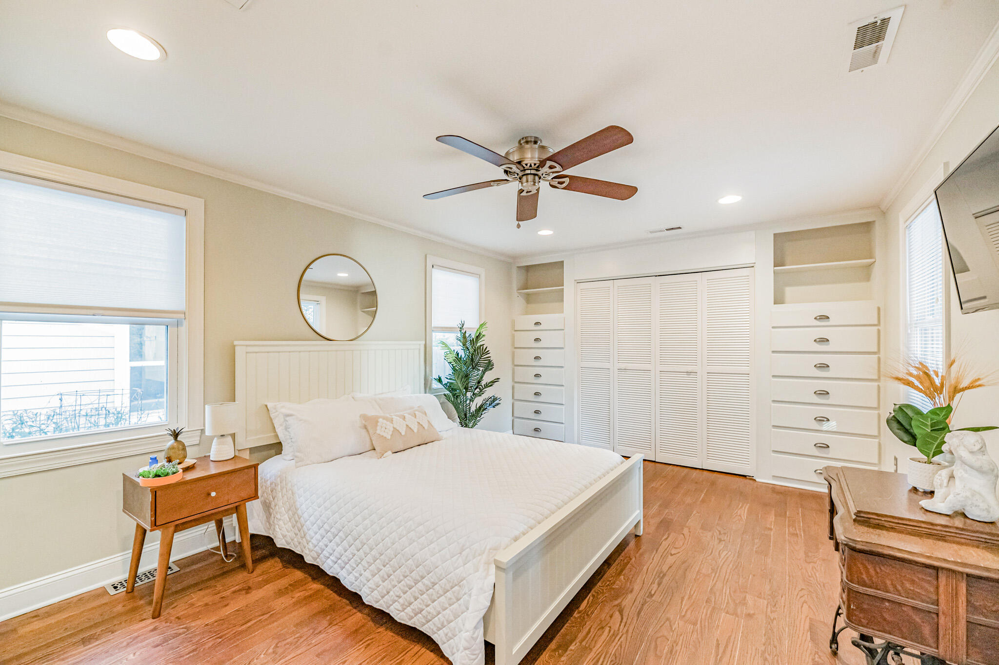 1142 Ocean View Road Charleston, SC 29412 - Photo 8 of 25 Owner's Suite