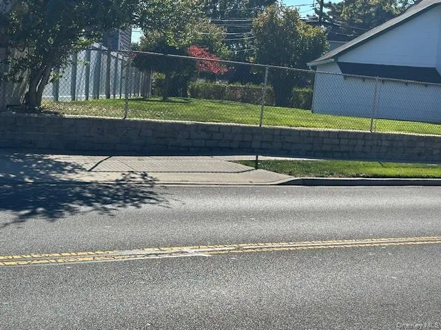 a black and white photo of a picture