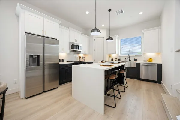 $369,900 | 7805 Amelia Road, Unit B, Houston, TX 77055