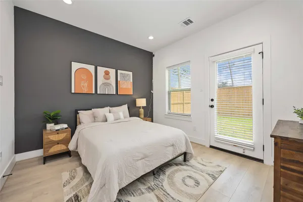 $369,900 | 7805 Amelia Road, Unit B, Houston, TX 77055